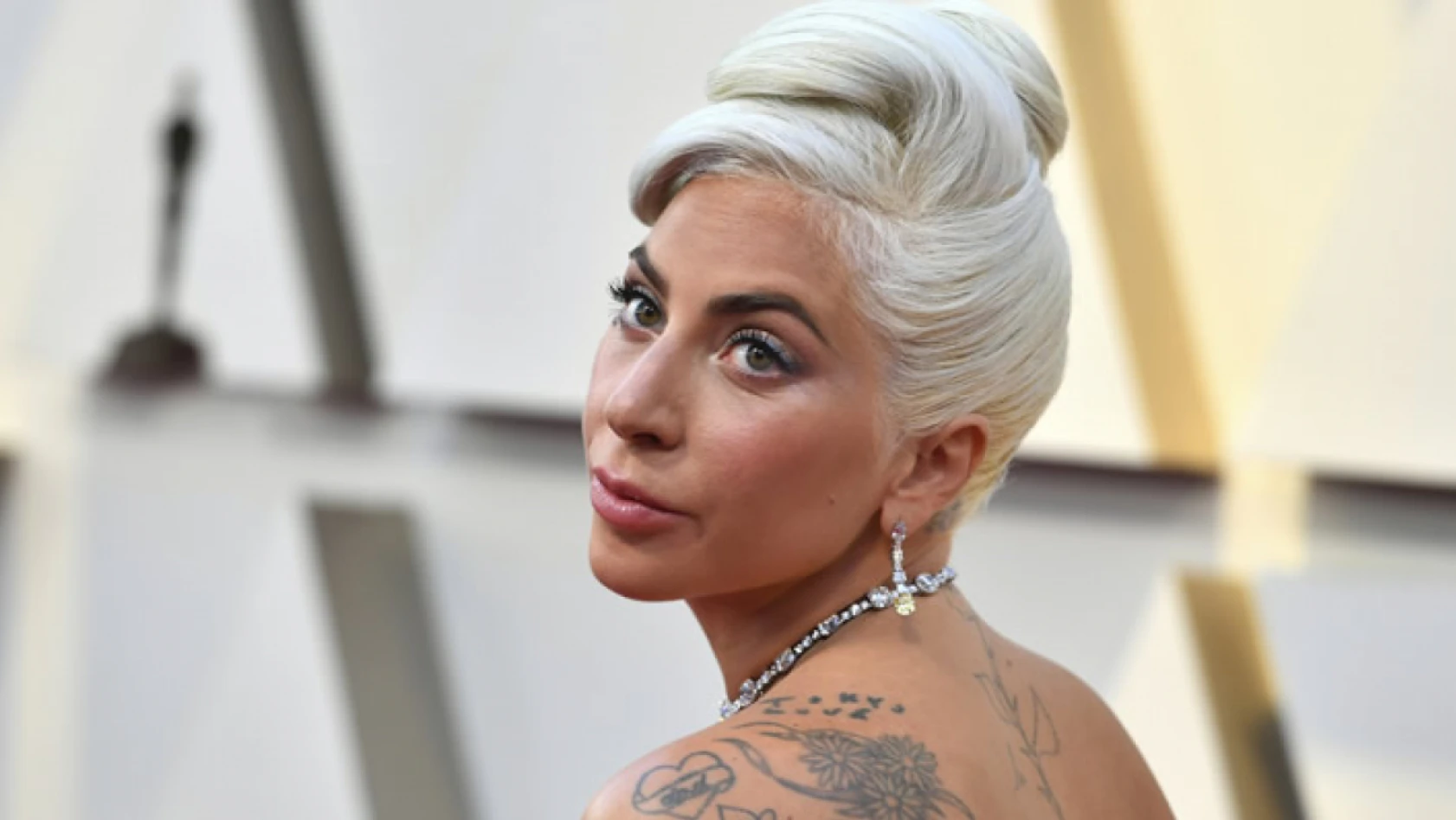 Şarkıcı Lady Gaga, cinsellik itirafıyla şoke etti