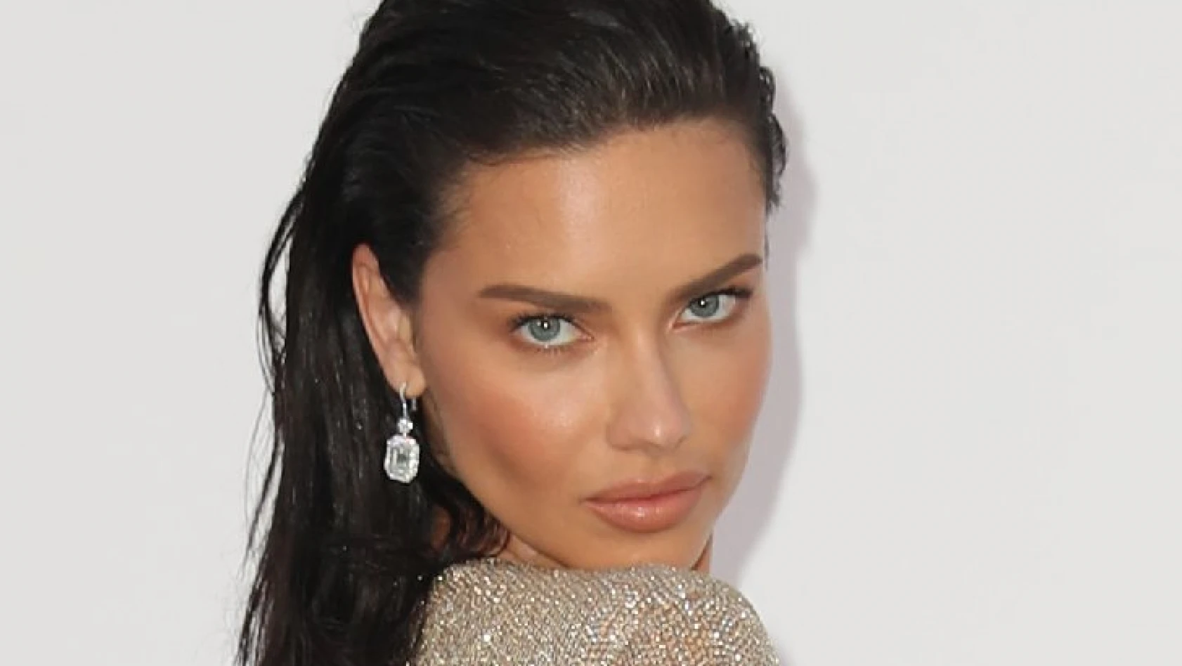 Top model Adriana Lima'nın son hali gündem oldu