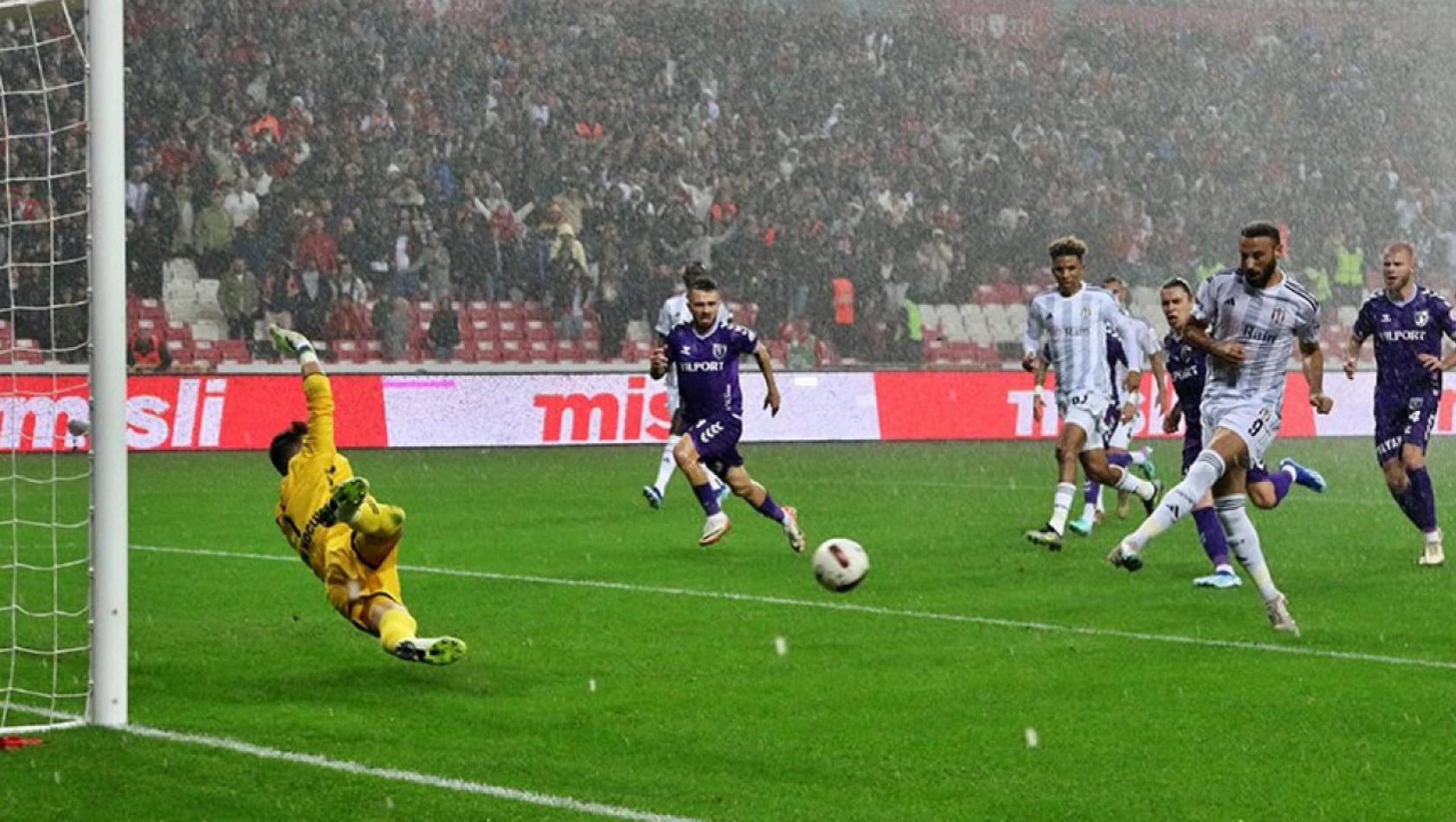 Beşiktaş, Samsunspor deplasmanından 3 puanla döndü