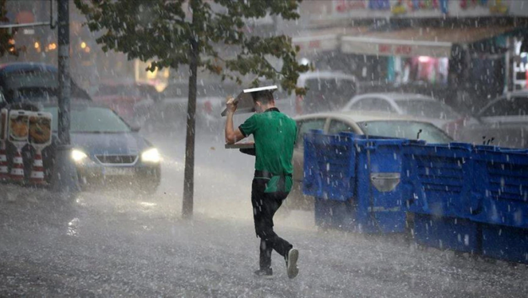 Meteoroloji'den 9 il için sarı, 5 il için turuncu uyarı! Orta ve Doğu Karadeniz için sel ile su baskını alarmı!