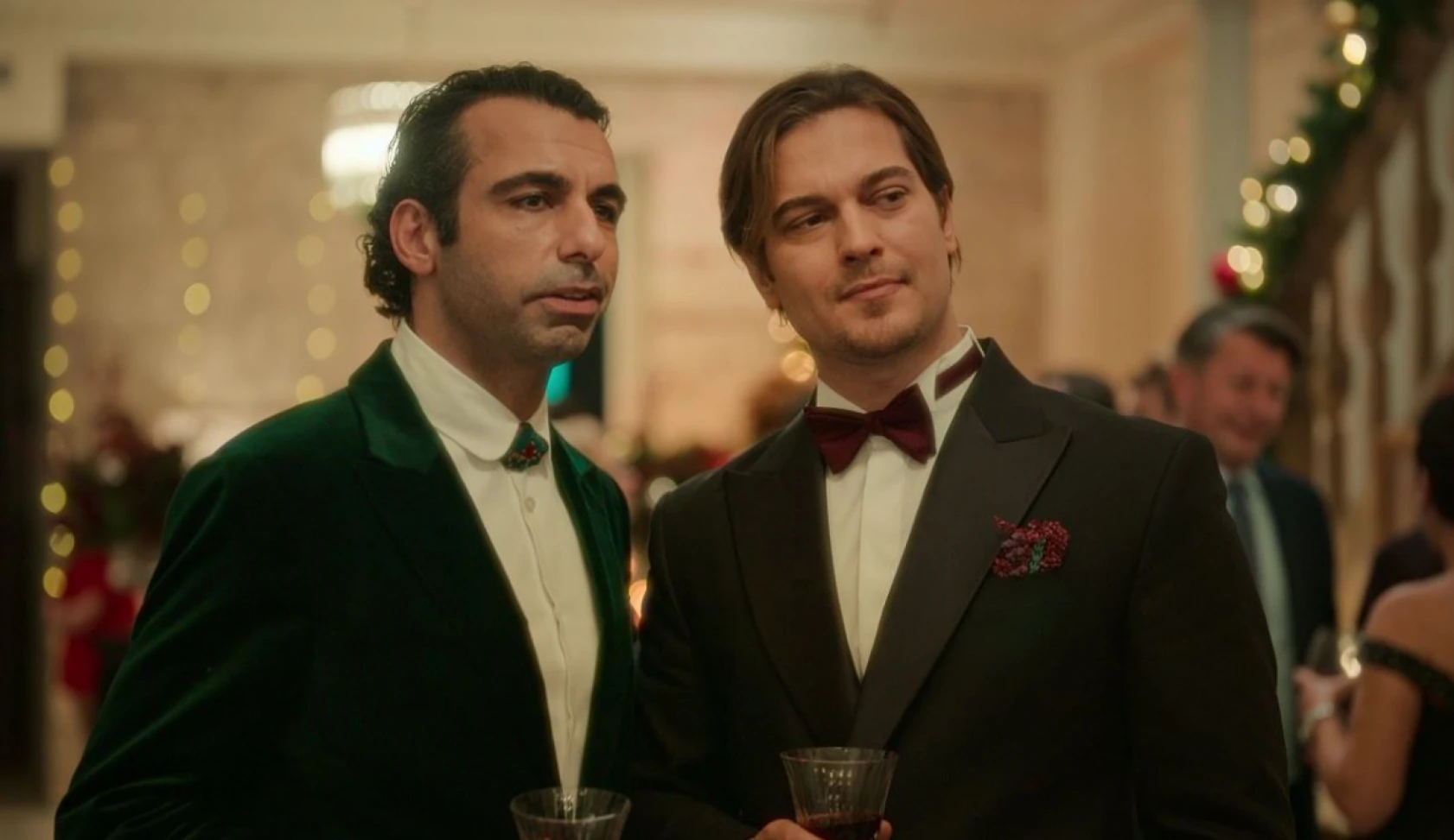 'Tam Bir Centilmen' filmden yeni fotoğraflar paylaşıldı