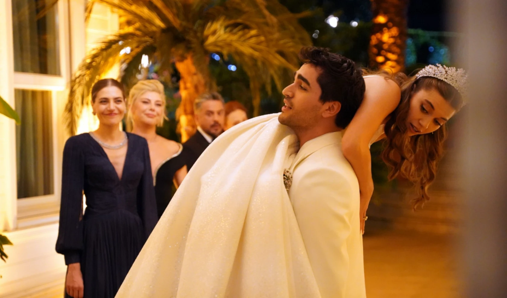 Yalı Çapkını'nda Seyran ve Ferit yeniden evleniyor