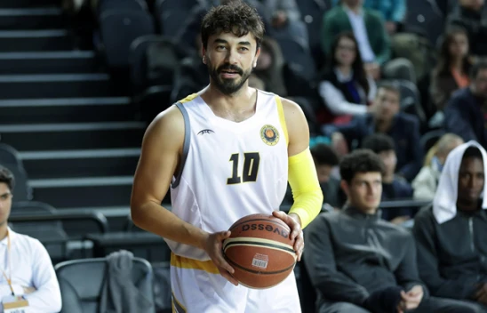Kraliçe'nin Ateş'i Gökhan Alkan basketbol dersi aldı