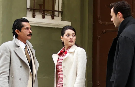 Sen Ağlama İstanbul'da Şirin, Şehrazat'tan kurtulmak için planını uyguluyor