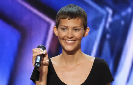 31 yaşındaki şarkıcı Jane Marczewski, kansere yenik düştü