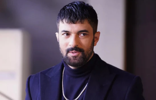 Adım Farah'ın yıldızı Engin Akyürek zirveden inmiyor