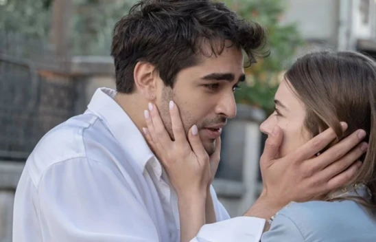 Afra Saraçoğlu ve Mert Ramazan Demir'den yeni sezonun ilk karesi