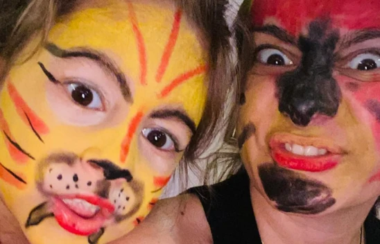 Atiye, kızı ile Galatasaray şampiyonluk sevincini kutladı