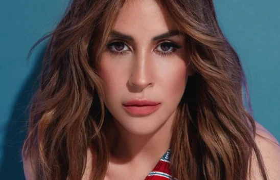 Aynur Aydın, yeni teklisi Siyah ile alışılmışın dışına çıktı