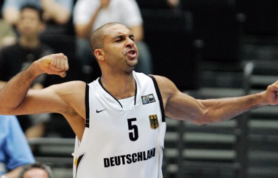 Basketbolcu Ademola Okulaja, hayatını kaybetti