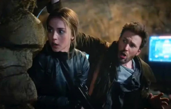 Başrolünde Chris Evans ve Ana de Armas'nın yer aldığı Ghosted filminden fragman yayınlandı