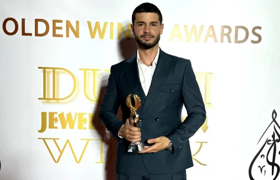 Berk Oktay'a Dubai'den 'En İyi Erkek Oyuncu' ödülü