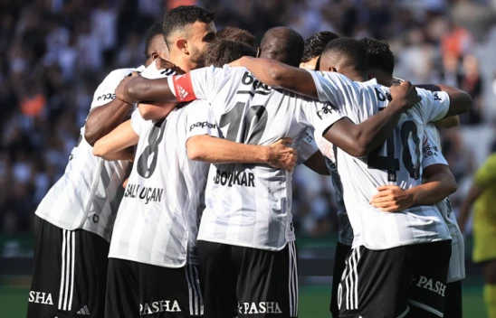 Beşiktaş, İstanbulspor'u Aboubakar ve Ghezzal ile yıktı: 2-0