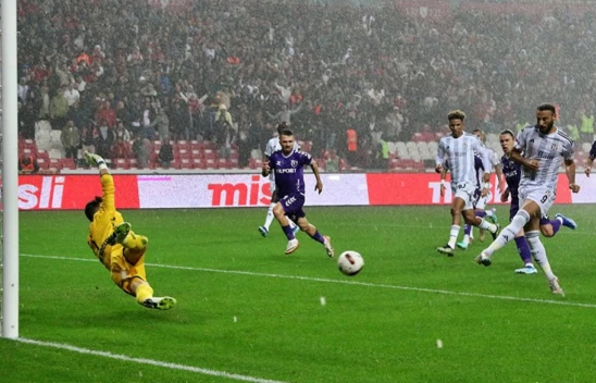Beşiktaş, Samsunspor deplasmanından 3 puanla döndü