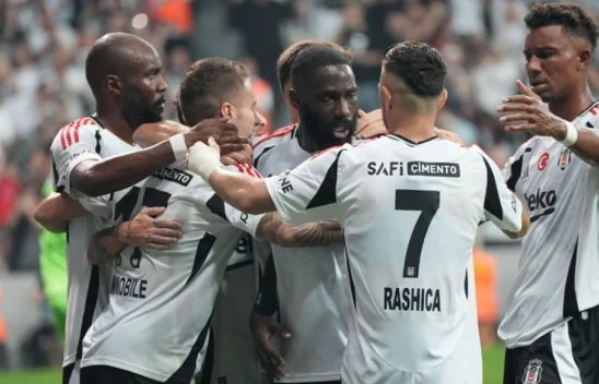 Beşiktaş, Sivasspor'u 2 golle geçip 3'te 3 yaptı