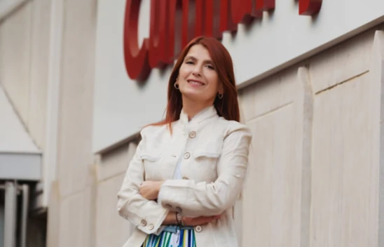 Cumhuriyet Gazetesi'nin ilk kadın Genel Yayın Yönetmeni Mine Esen oldu