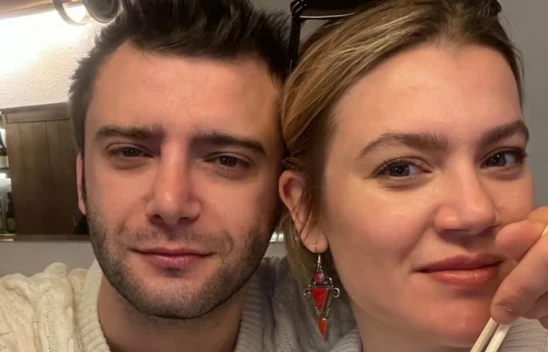 Derya Şensoy ile Yağız Can Konyalı, aşklarını Atina'da sosyal medyadan ilan etti
