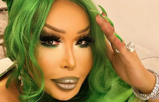 Diva Bülent Ersoy, tepeden tırnağa yeşile büründü