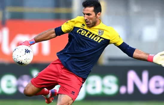 Efsane İtalyan kaleci Gianluigi Buffon, futbola veda etti