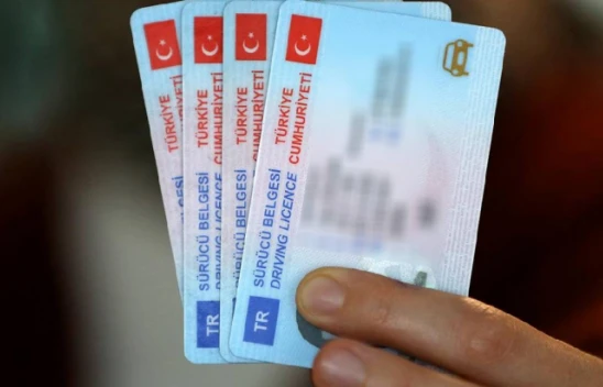 Ehliyette yeni dönem! Yaş sınırı düşürüldü!