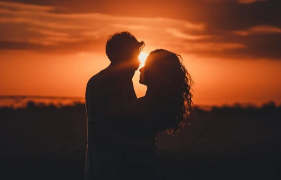 Erkeklerin aşık olduğu kadınların 6 özelliği ortaya çıktı