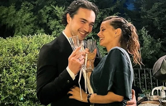 Evlilik yolunda ilk adım! Leyla Tanlar ile Burak Dakak nişanlandı!