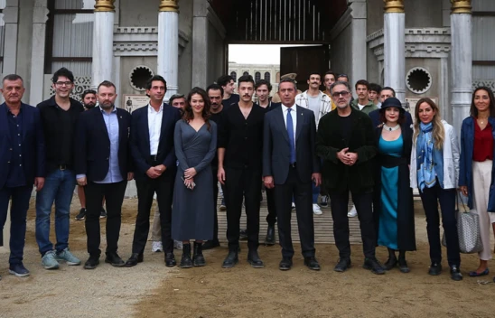 Fenerbahçe Başkanı Ali Koç, 'Zaferin Rengi' film setini ziyaret etti