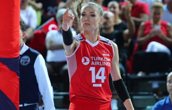 Fenerbahçe, Eda Erdem'in heykelini yapacak