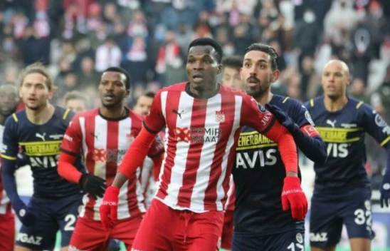 Fenerbahçe, zorlu Sivas deplasmanından çıkamadı