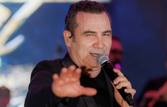 Ferhat Göçer, bir buçuk saatte 50 şarkı okudu