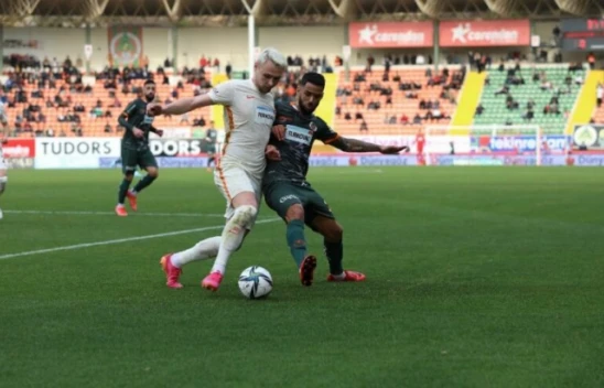 Galatasaray, 10 kişilik Alanyaspor'a diş geçiremedi