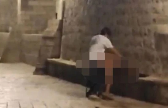 Game of Thrones setinde seks yaparken fena yakalandılar