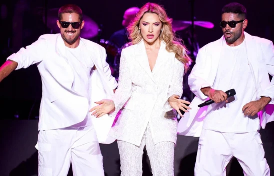 Hadise'nin yaz konserleri bitmiyor