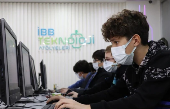 İBB, bu yıl 75 bin öğrenciye 4 bin 500 lira burs verecek