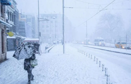 İstanbul'da kar alarmı! 'Mecbur kalmadıkça dışarı çıkmayın'