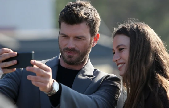 Kıvanç Tatlıtuğ ve Serenay Sarıkaya'lı Aile dizisinden ilk kareler geldi! İşte Aile dizisinin konusu...