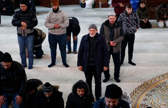 Malatya'da Cuma namazı kılınırken deprem oldu