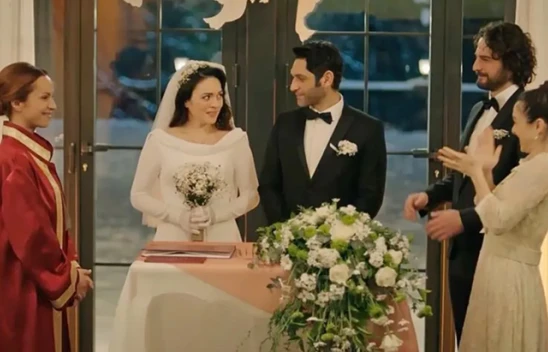 Masumlar Apartmanı'nda Safiye ve Naci evlendi