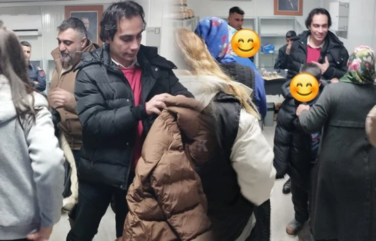 Mehmet Berk Ergin duyarsız kalmadı! Arkadaşlarının destekleriyle bin depremzede çocuğa bot ve mont dağıttı!