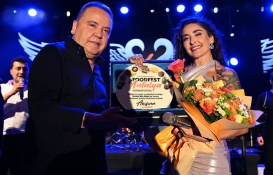 Melek Mosso, Antalya Gastronomi Festivali'ne damga vurdu