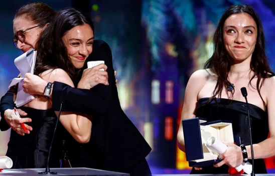 Merve Dizdar, Cannes Film Festivali'nde 'En İyi Kadın Oyuncu' ödülünü aldı