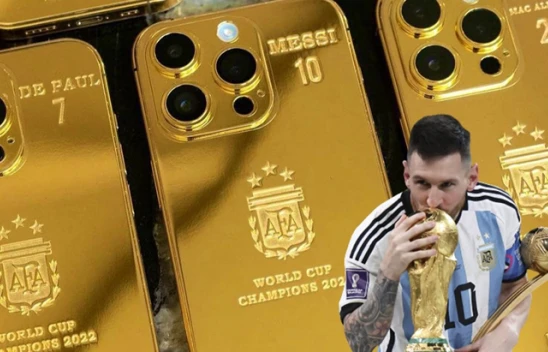 Messi'den arkadaşlarına altın kaplama iPhone