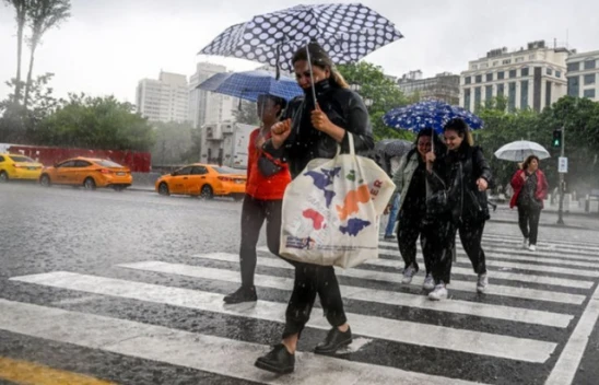 Meteoroloji'den 4 bölge için gök gürültülü sağanak uyarısı