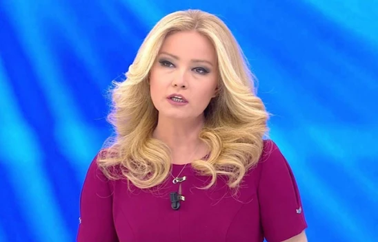 Müge Anlı'ya odaklanan kamera sallanınca ilginç gerçek ortaya çıktı! Hayranları bile şaşkın!