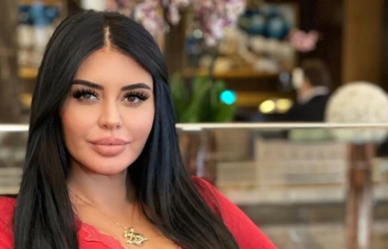 Müstehcen siteye üye olmuştu! Ebru Polat, üstsüz pozunu paylaştı!