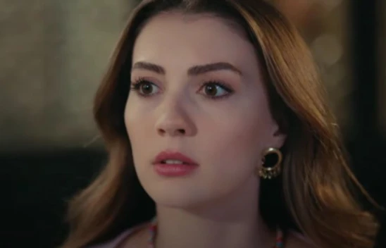 Oyuncu Burcu Özberk'ten kötü haber! O da korona virüse yakalandı!