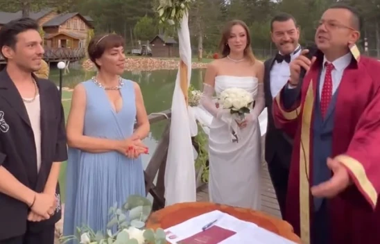 Oyuncu çift Çağrı Şensoy ile Buse Arslan, evlendi