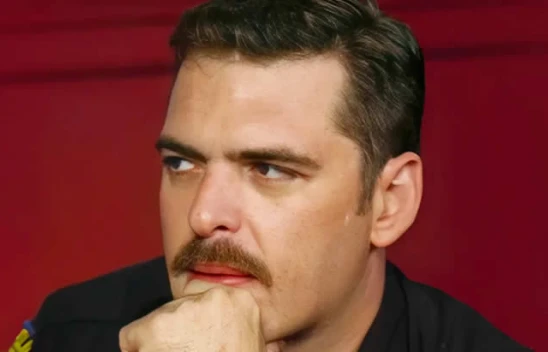 Oyuncu Jay Johnston tutuklandı