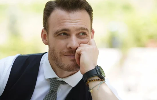 Oyuncu Kerem Bürsin, İspanya'ya mı taşınıyor?