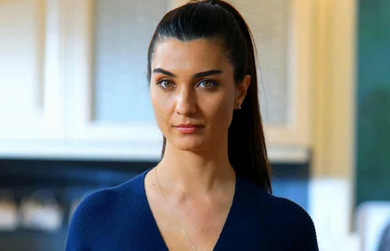 Oyuncu Tuba Büyüküstün'den kafaları karıştıran paylaşım!